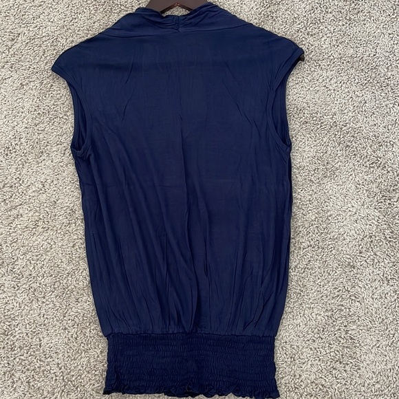 To The Max Navy Blue Sleeveless Blouse - Picture 4 of 8
